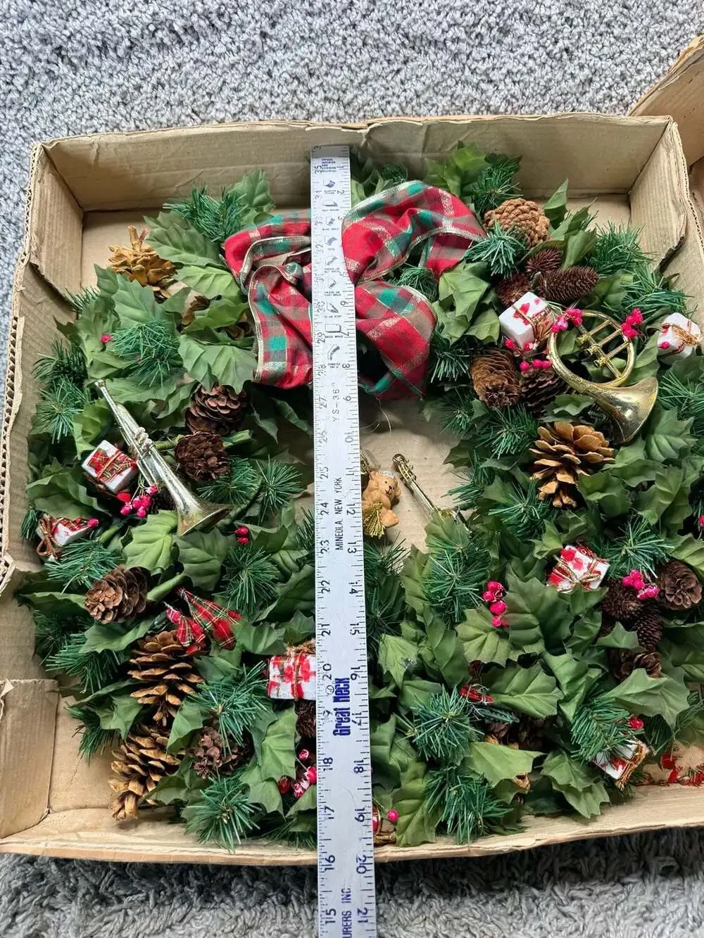 Vintage Christmas Around The World Symphony Plaid Wreath 18 Inch